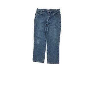 Lee Relaxed Fit at the waist Women's size 12P Medium Wash Blue Denim Jeans